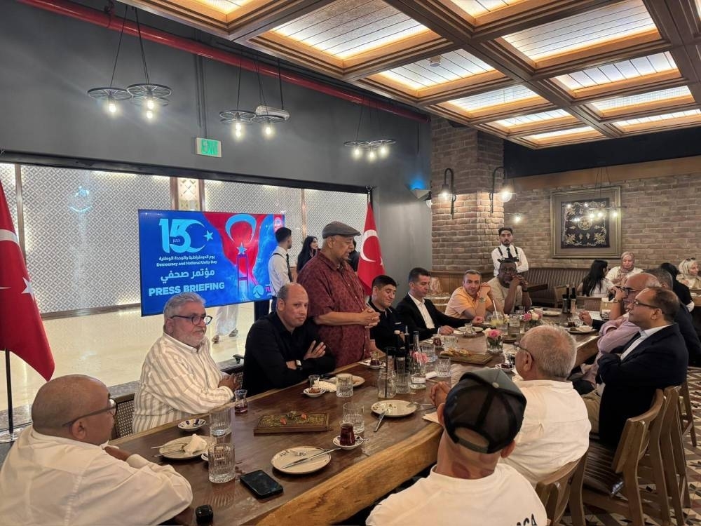 Turkish envoy hosts family dinner for journalists