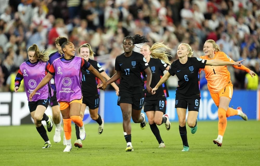 England produce another comeback to down Italy and reach Euro final