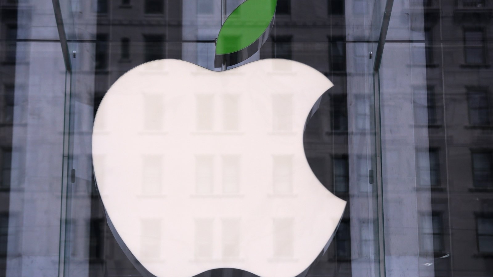 Apple takes fight against €500m EU antitrust fine to court