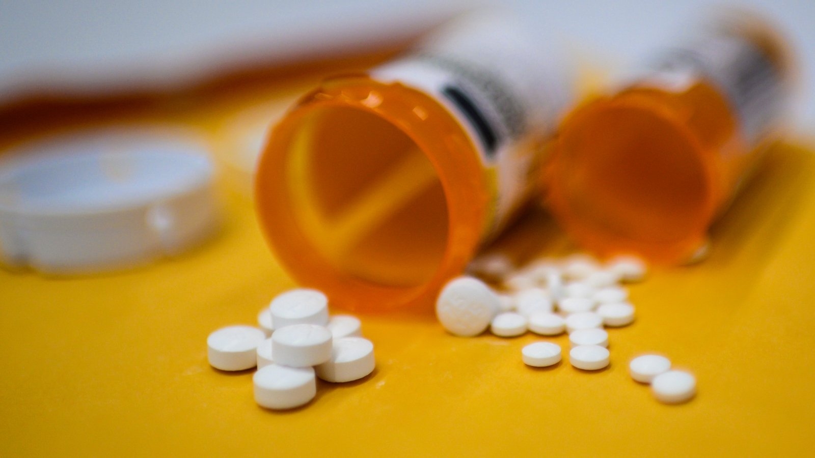 Doctor who forged opioid prescriptions spared jail time
