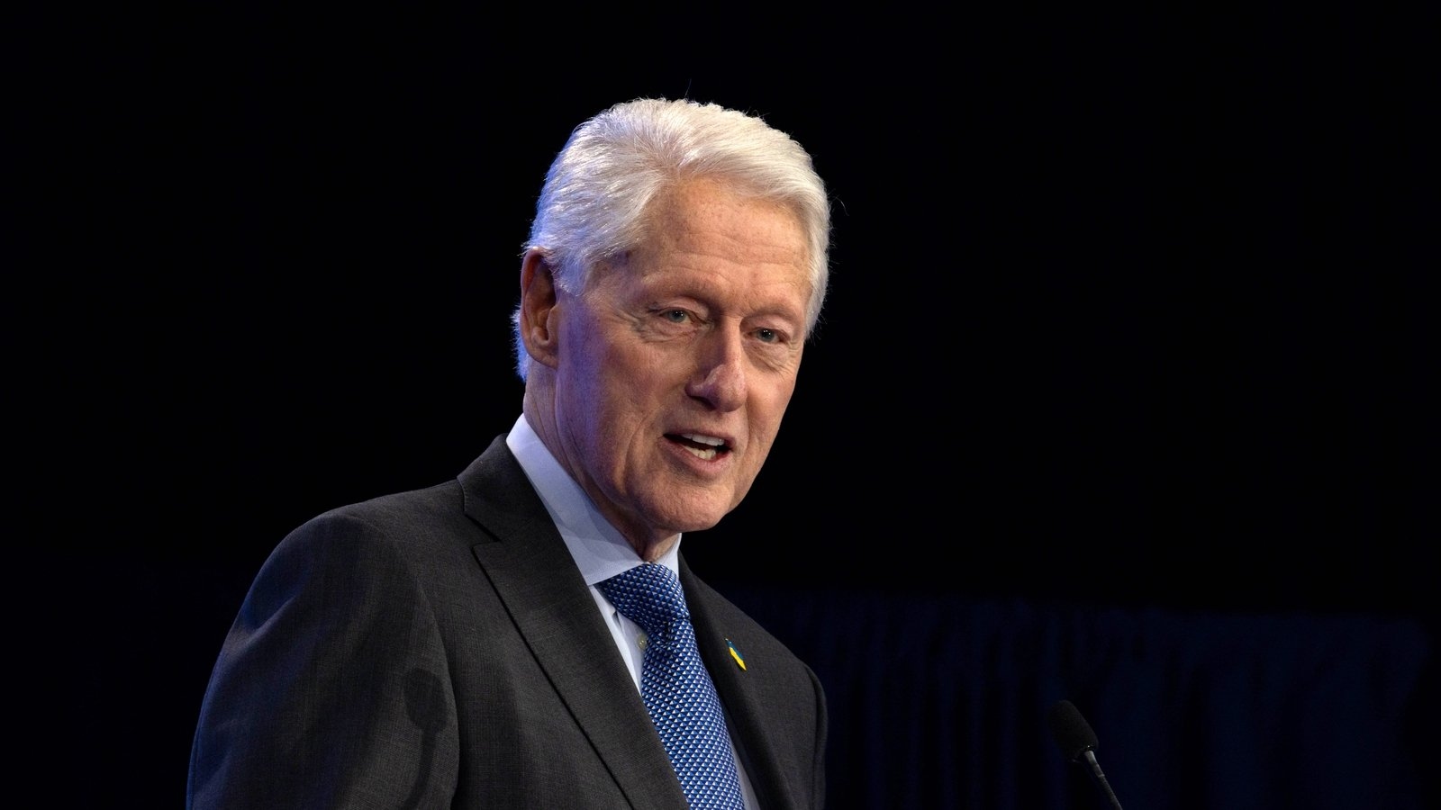 Bill Clinton says US needs presidential candidate who is 'willing to lose'