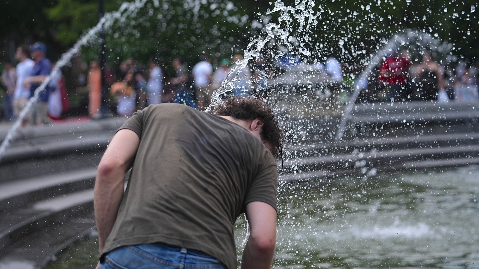 US hit by first extreme heat wave of the year