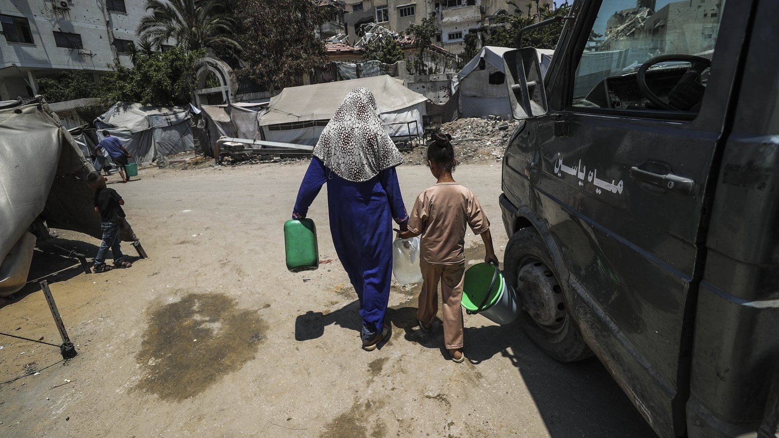 People in Gaza experiencing 'deprivation of water'