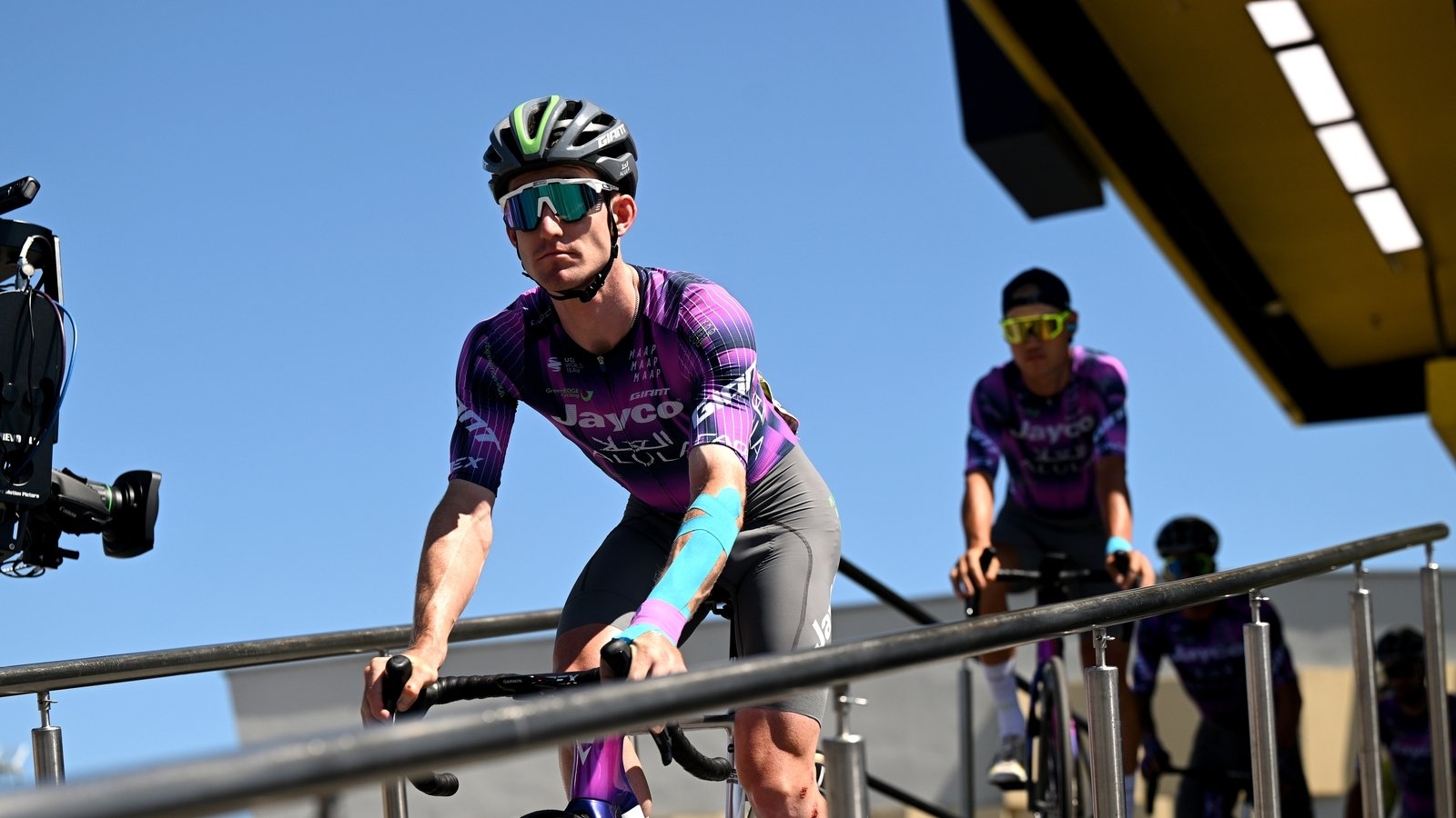 Eddie Dunbar forced to withdraw from Tour de France after Friday's crash