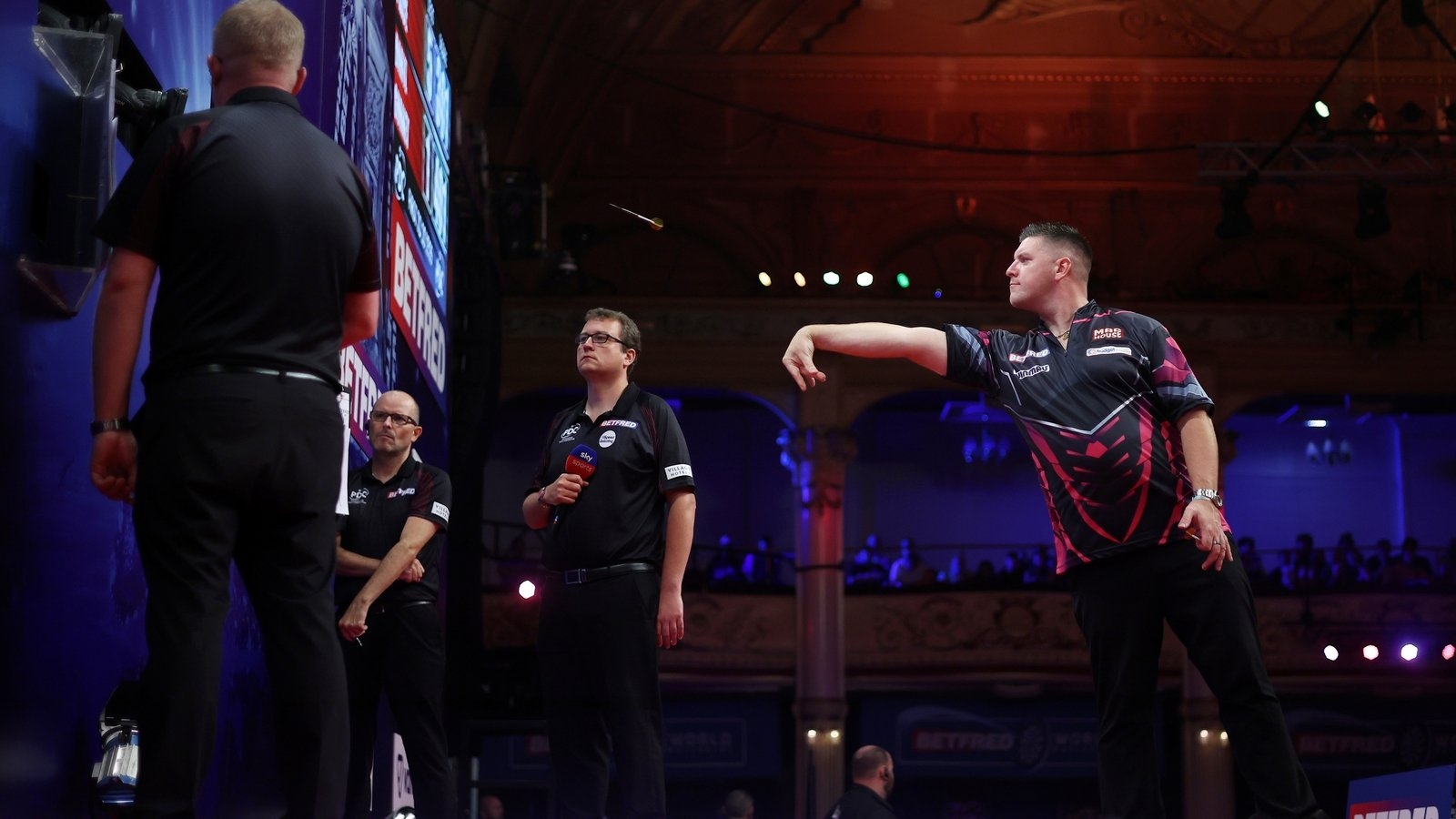 Daryl Gurney involved in heated exchange with Gerwyn Price at World Matchplay