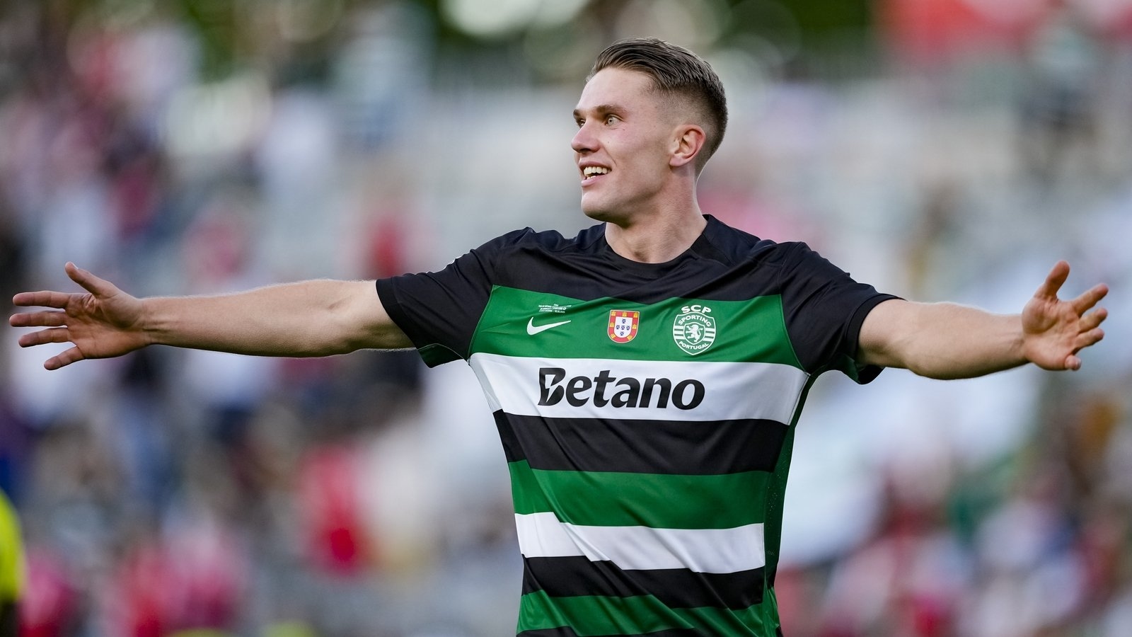 Arsenal complete signing of Viktor Gyokeres from Sporting Lisbon