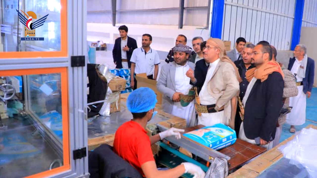 Economy Minister visits number of factories in Sana'a