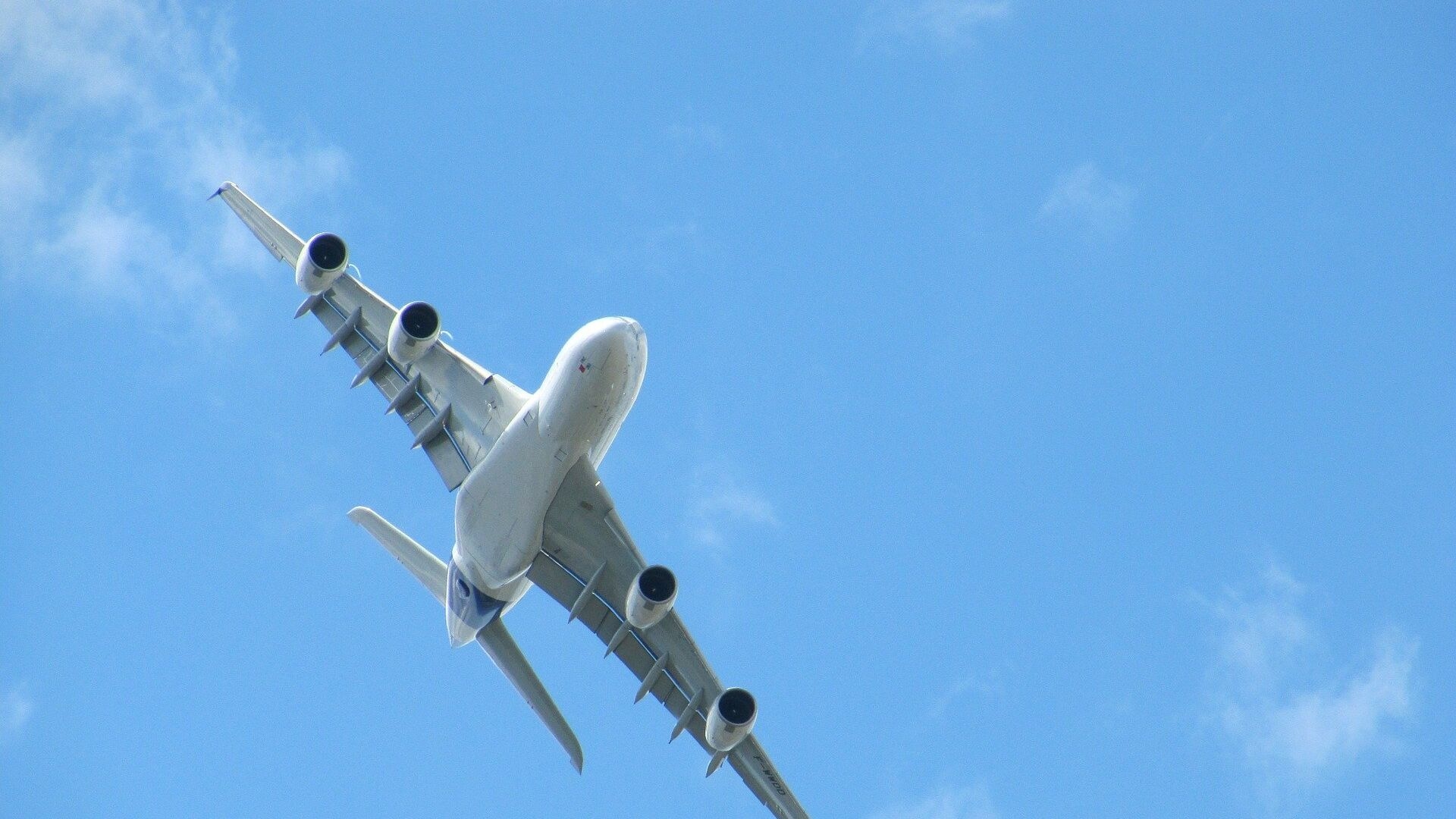 China Opens New Civil Aviation Route Near Taiwan Strait Median Line