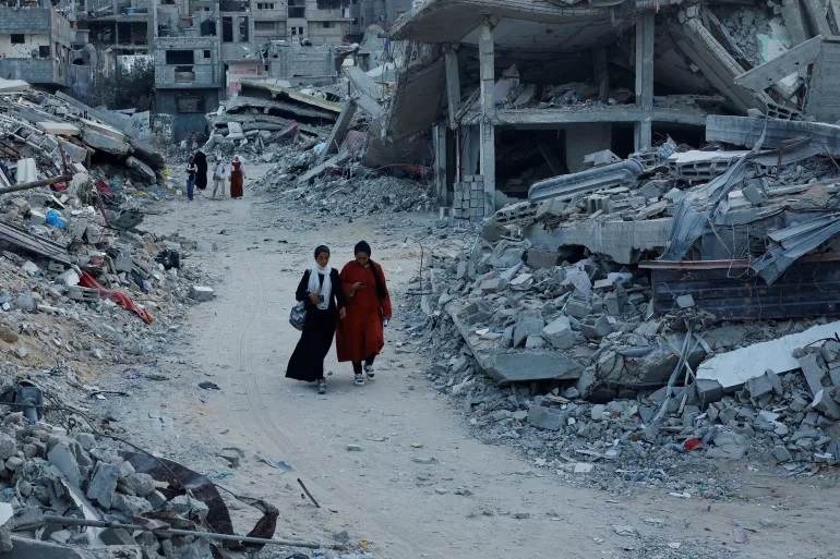 Israeli defense minister decides to plan for Gaza people displacement