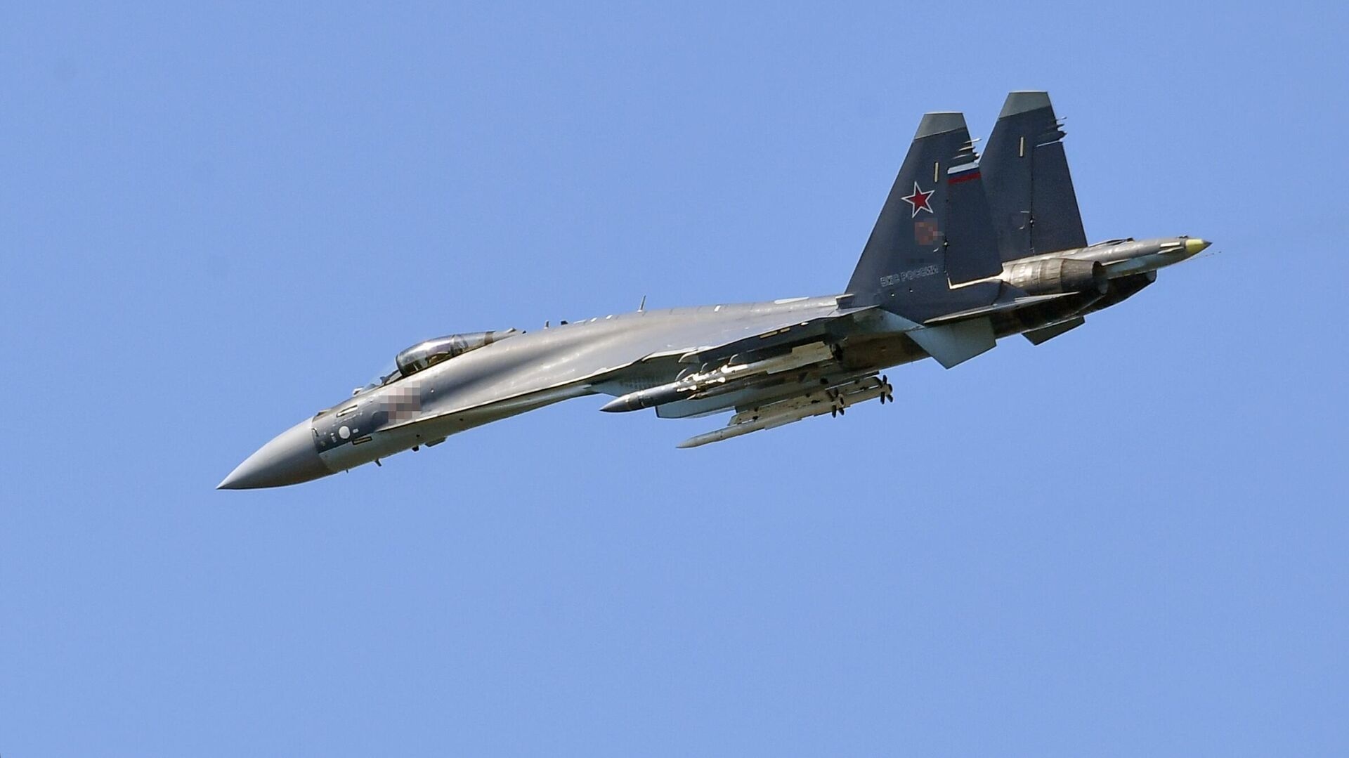 Russian Army Receives New Batch of Advanced Su-35S Fighters