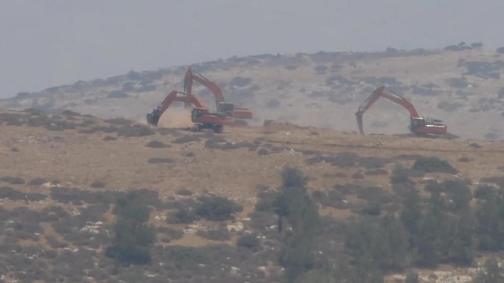 Zionist forces bulldoze lands in Khirbet Ibziq as arrest campaigns escalate in West Bank