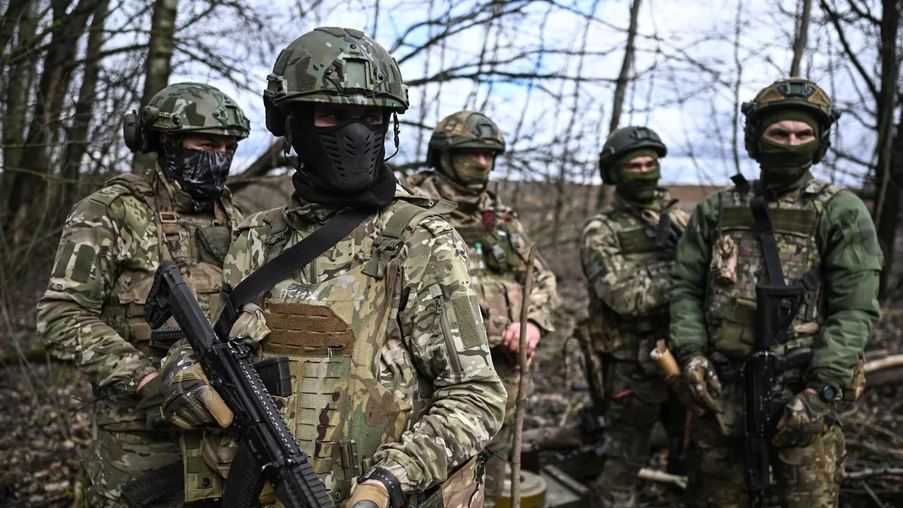 Russian forces reach western border of Donetsk People's Republic