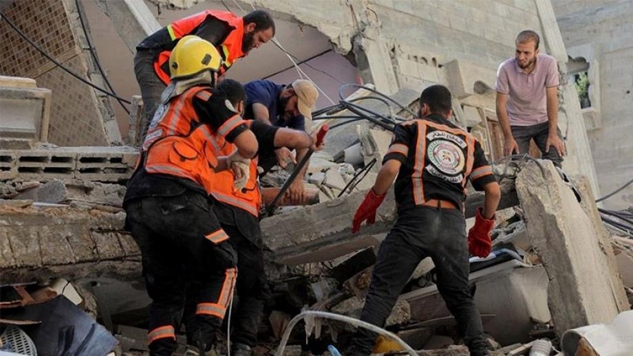 Gaza Civil Defense: Zionist Enemy Prevents Us from Reaching Dozens of Trapped Individuals