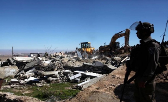 Israeli enemy give 22 families south of Al-Quds deadline to evacuate their homes