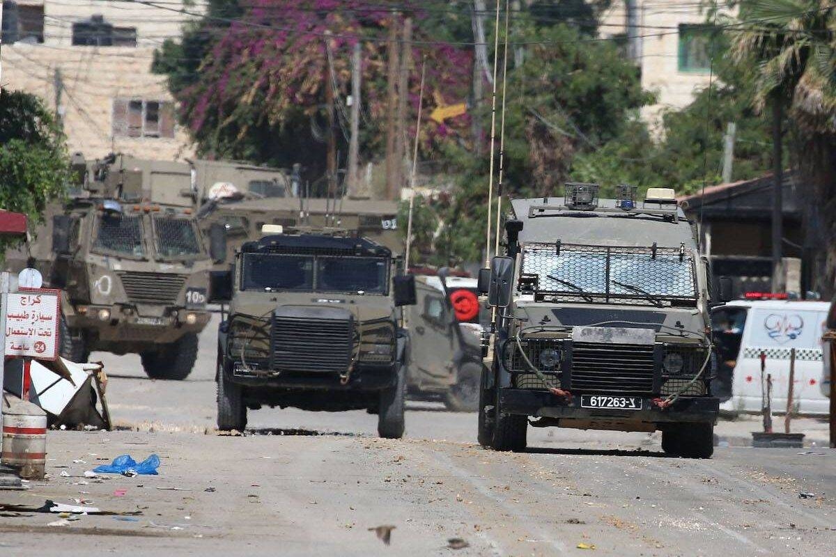 Israeli Forces raid mourning tents in Al Khalil, Kafr Qaddum