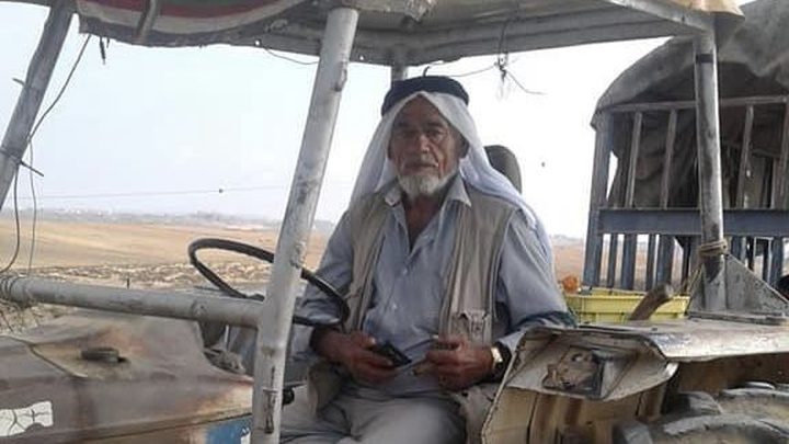 Elderly Palestinian man injured in attack by Israeli settlers south of Hebron