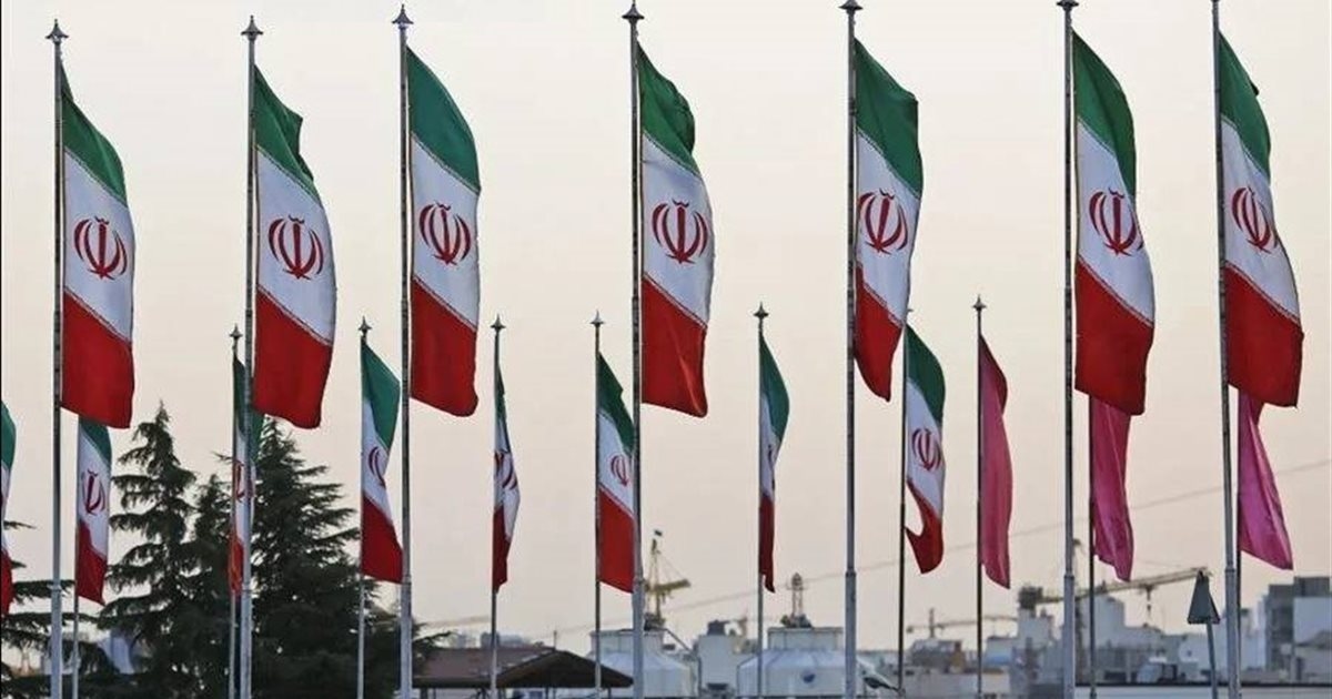 إيران تفتح "نافذة التفاوض" مع أميركا... وتلوّح بشرط أساسي!