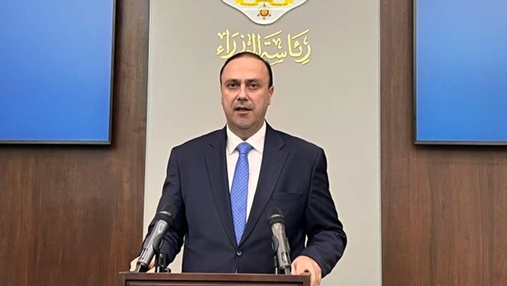 بالفيديو .. المومني يزور الصحفي الحباشنة.. والحكومة تدين الاعتداء وتؤكد محاسبة الفاعلين
