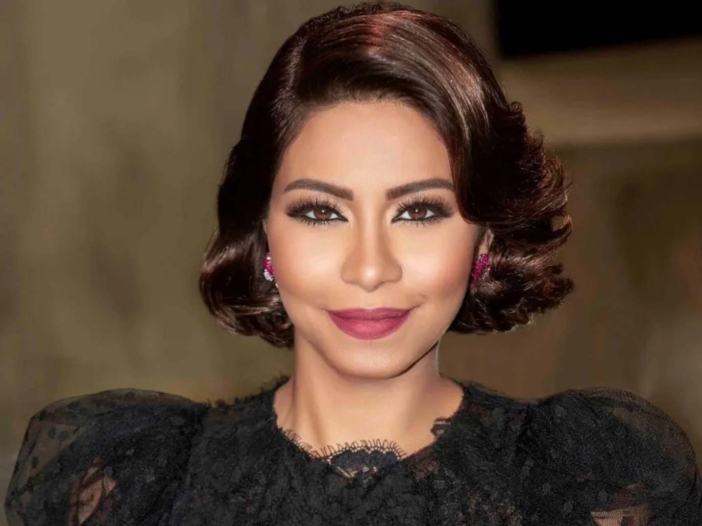 محامي شيرين عبد الوهاب: هناك حملات مدفوعة للهجوم عليها
