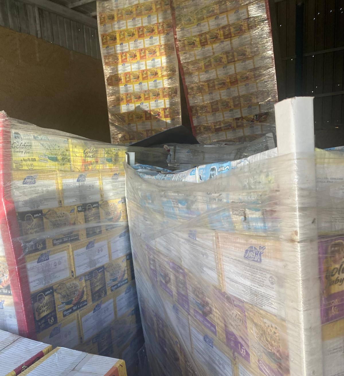 جهاز الأمن الوقائي يضبط كمية كبيرة من المواد الغذائية منتهية الصلاحية في الخليل