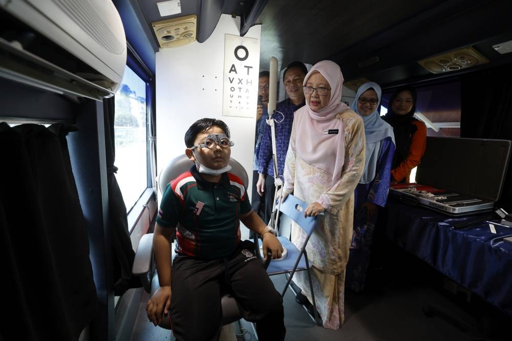 Mandatory eye screening for children entering Year One should be implemented