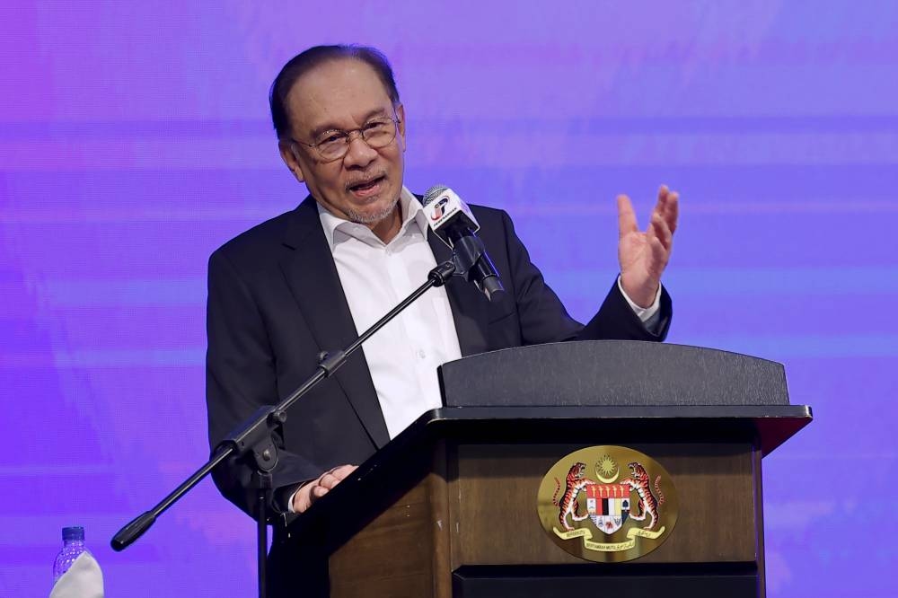 Anwar warns against challenging the Constitution
