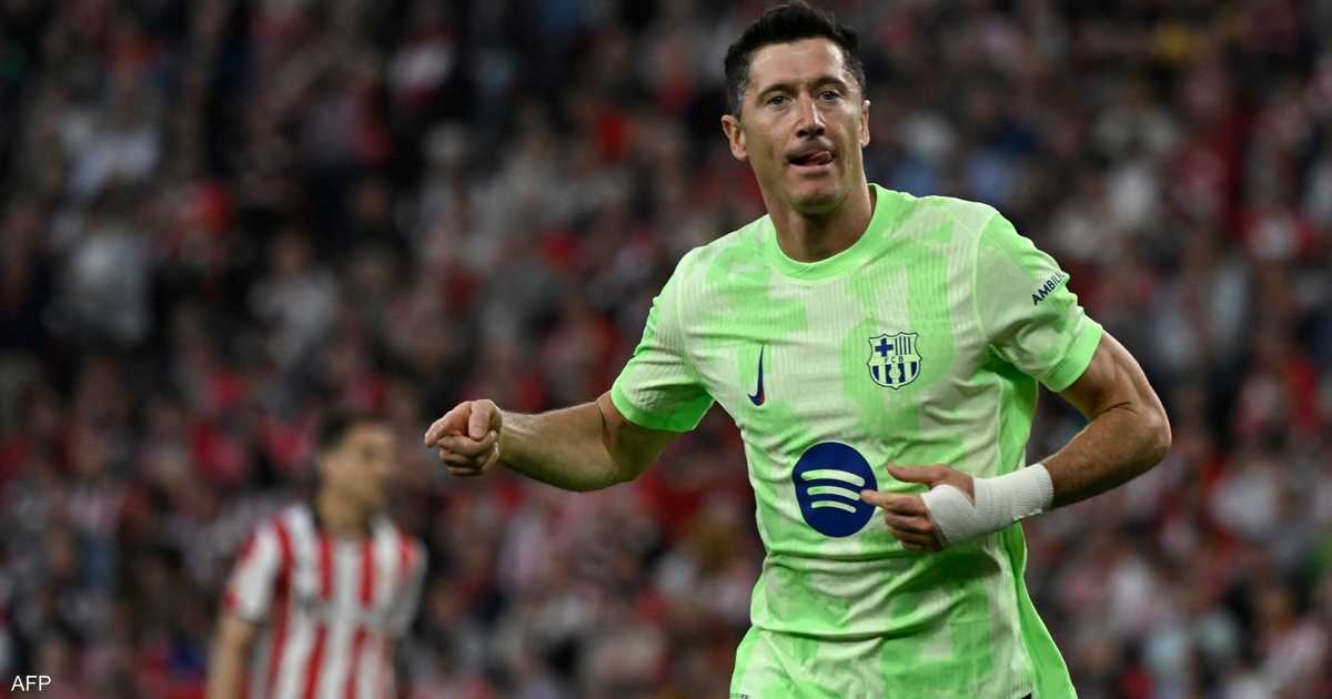 ليفاندوفسكي يعلّق على احتمال رحيله عن برشلونة