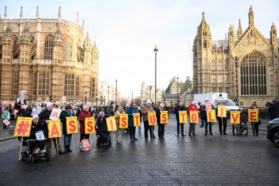 Poll: public want care home opt out for assisted dying
