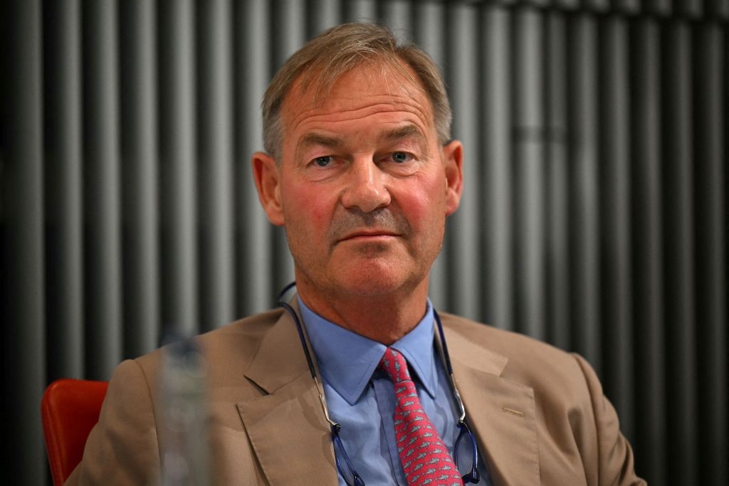 BBC apologises to Lowe over Rape Gang Inquiry report