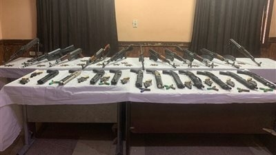 حملات أمنية مكثفة في أسوان ودمياط تضبط كميات كبيرة من المخدرات والأسلحة وتنفذ مئات الأحكام القضائية