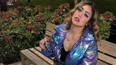 ترحيل البلوجر هدير عبد الرازق لتنفيذ حكم بالحبس عامين في واقعة صدم مواطن