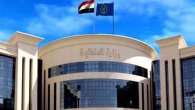 ضبط مخدرات وأسلحة بقيمة ٧٢ مليون جنيه.. مصرع عنصرين جنائيين شديدي الخطورة في تبادل لإطلاق النار مع الشرطة بأسيوط