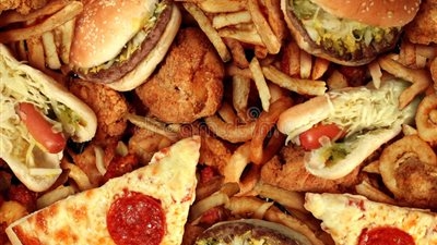 احذر تناول هذه الأطعمة قد تصيبك بمرض السرطان
