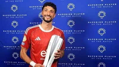 بعد قرار المدير الرياضي: وسام أبو علي يضغط على الأهلي للرحيل