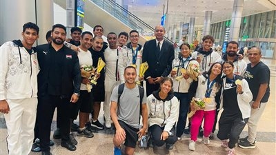 وزير الرياضة يهنئ أبطال الخماسي الحديث عبر تقنية الفيديو كونفرانس بعد سيطرتهم على بطولة العالم للناشئين بالمجر