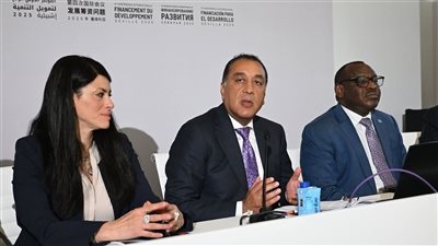 رئيس الوزراء: الحكومة تسعى للحفاظ على المسار التنازلي لنسبة الدين من الناتج المحلي الإجمالي
