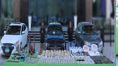 سقوط عنصرين شديدي الخطورة بحوزتهما مخدرات وأسلحة بقيمة 65 مليون جنيه في التجمع الأول