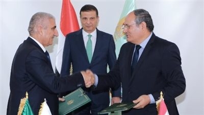 لتعزيز الأمن الغذائي.."الزراعة" و "أكساد" يوقعان حزمة مشروعات جديدة