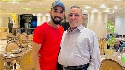 "الله يرحمك يا أغلي الناس".. مروان عطية لاعب الأهلي يحيي ذكري رحيل والده