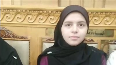 الطالبة سمية الأولى بالثانوية العامة شعبة علمي رياضة تكشف عن الكلية التي ترغب الإلتحاق بها