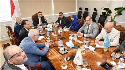 وزير الإسكان يعقد اجتماعًا مع "توريك" للتطوير العقاري لمراجعة مشروعات الشراكة وخطط التسويق