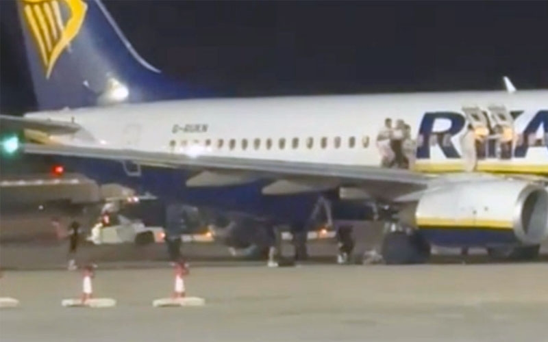 طائرة Ryanair.. إصابة عدّة ركاب خلال رحلة انطلاق من إسبانيا