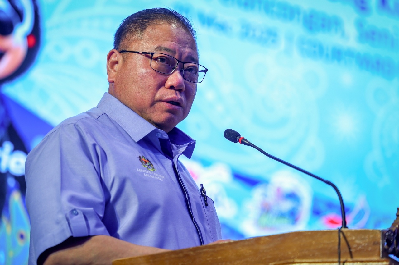 Tiong: Ministry expediting rollout of monitoring system to ensure drivers suited for operations
