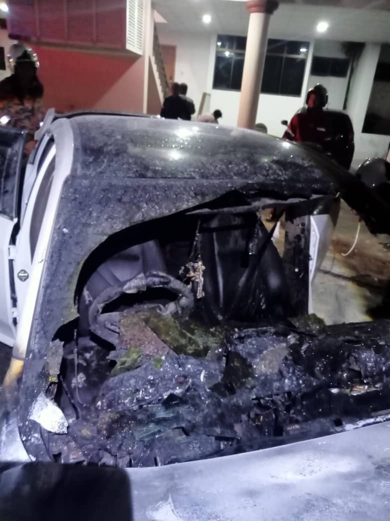 Car catches fire in Piasau apartment parking lot, no injuries reported