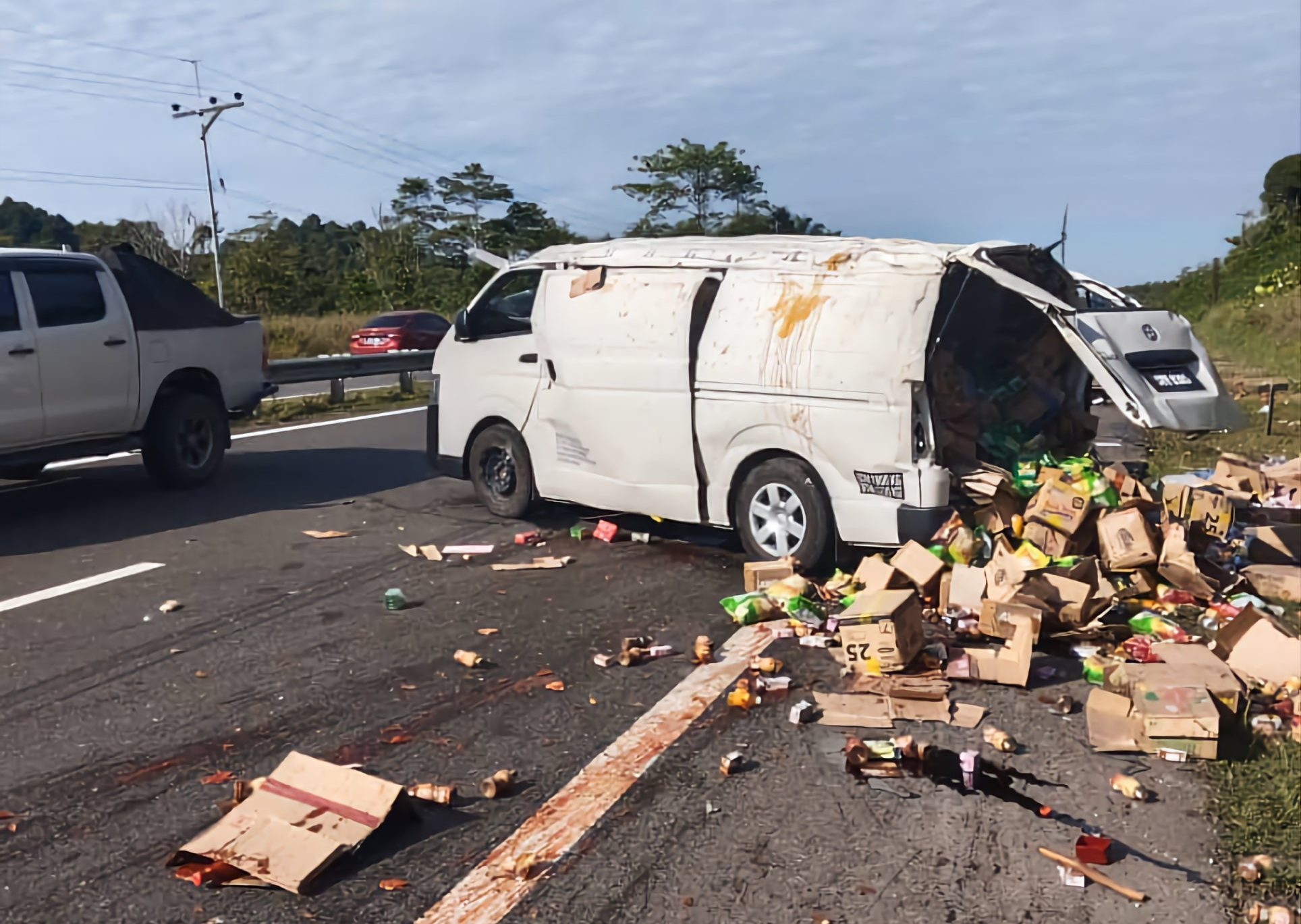 Two men killed in van crash along Pan Borneo Highway near Semanok Bridge