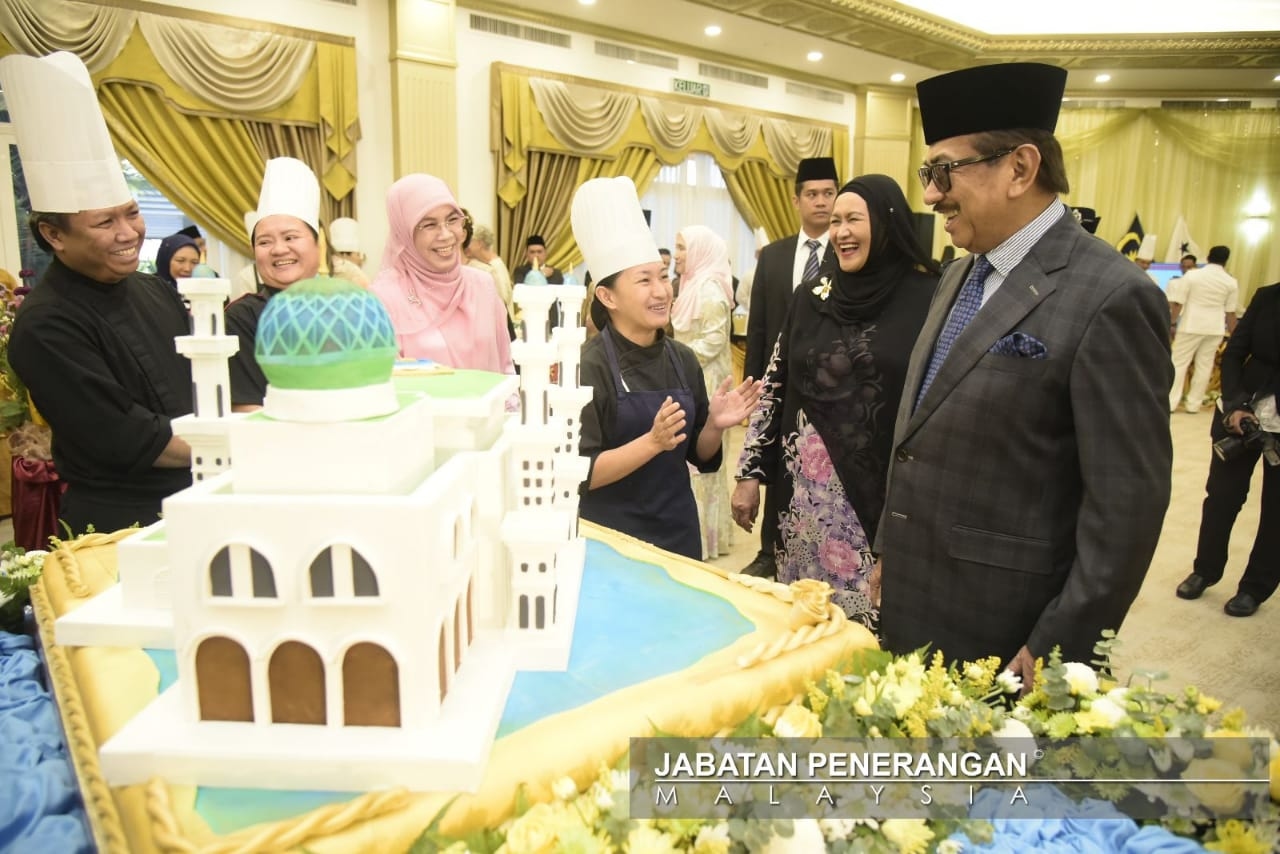 15 special cakes for Sabah Governor's birthday distributed to welfare homes, orphanages