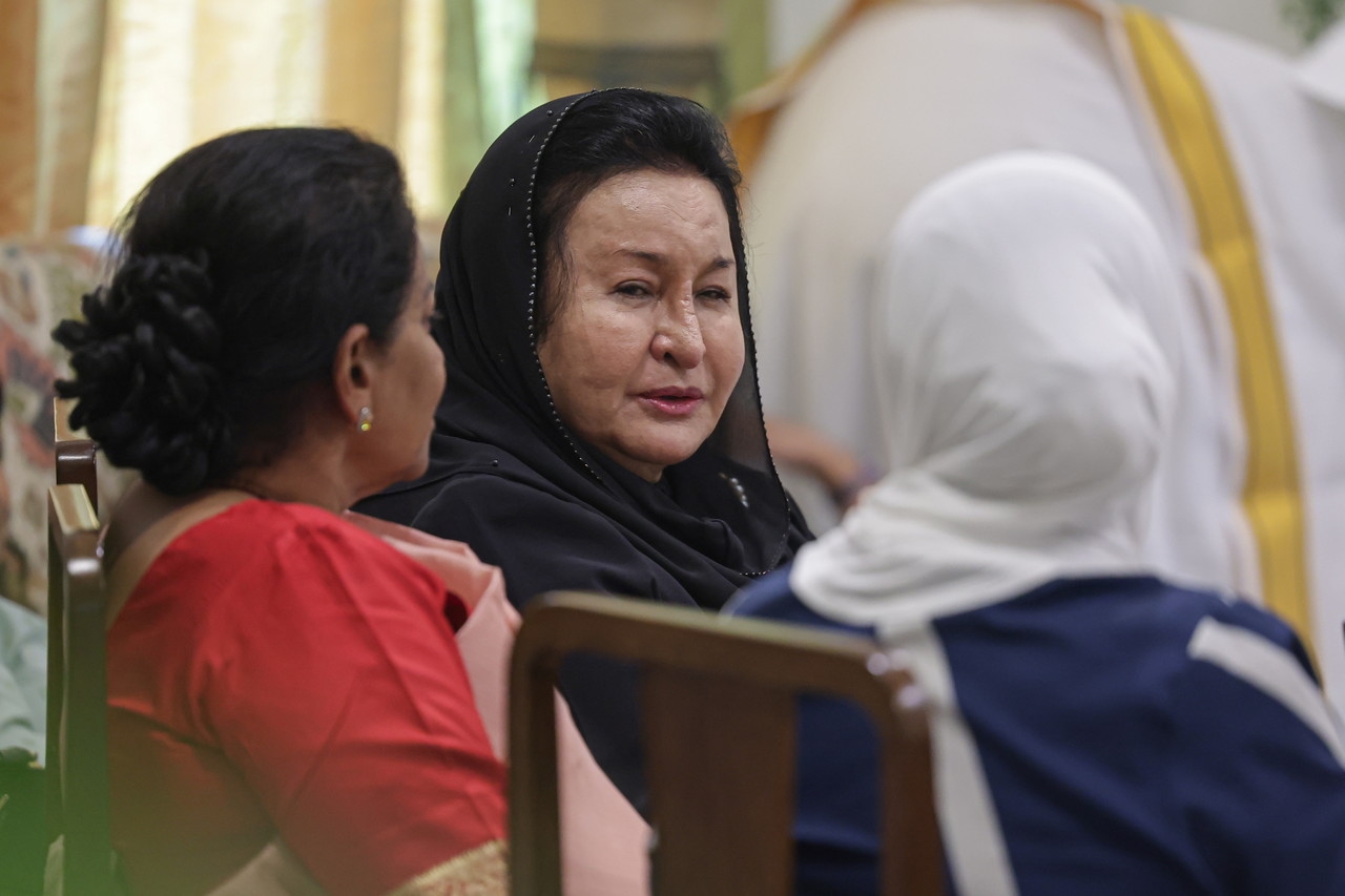 Sept 10 set for decision on Rosmah's appeal over recusal of trial judge in solar case