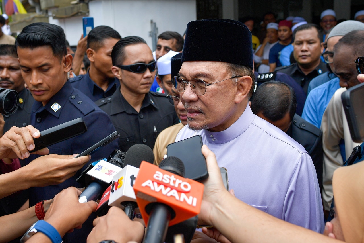 Addendum on Najib's house arrest must go through court process, says Anwar