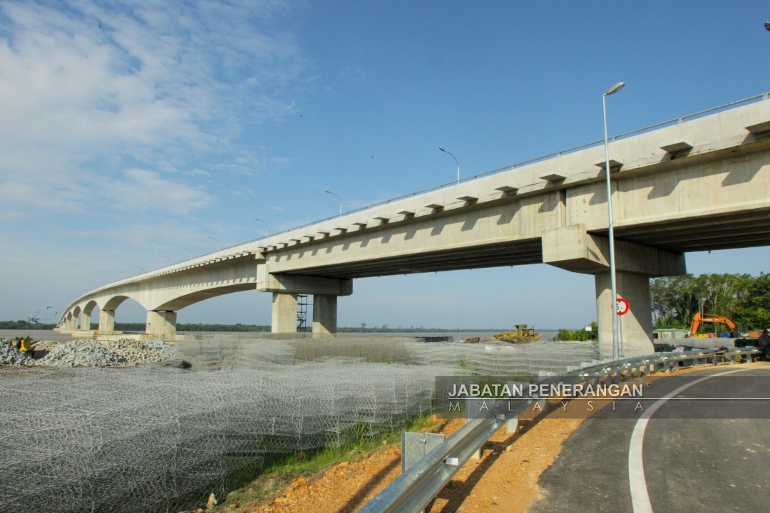 RM375.5 mln Batang Saribas 1 Bridge officially opens, enhancing connectivity along coastal road network