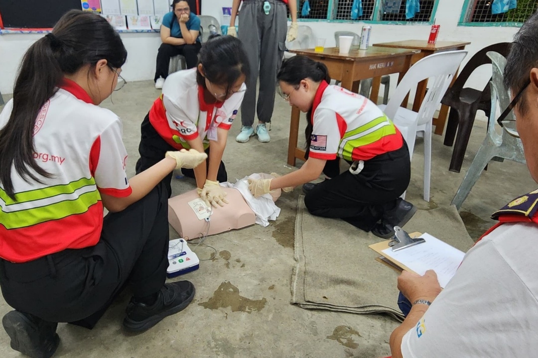 Red Crescent cadets sharpen emergency response skills at first aid camp in Kuching